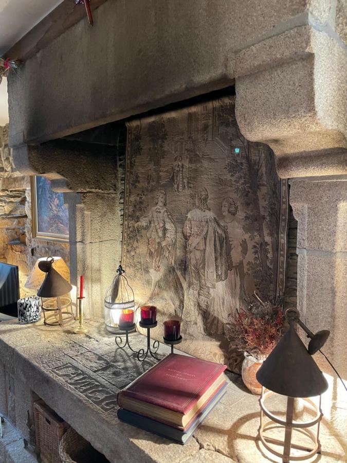 Appartement De 1634 Avec Balcon Au Sud Sur Jardin En Plein Coeur Historique Tréguier Dış mekan fotoğraf