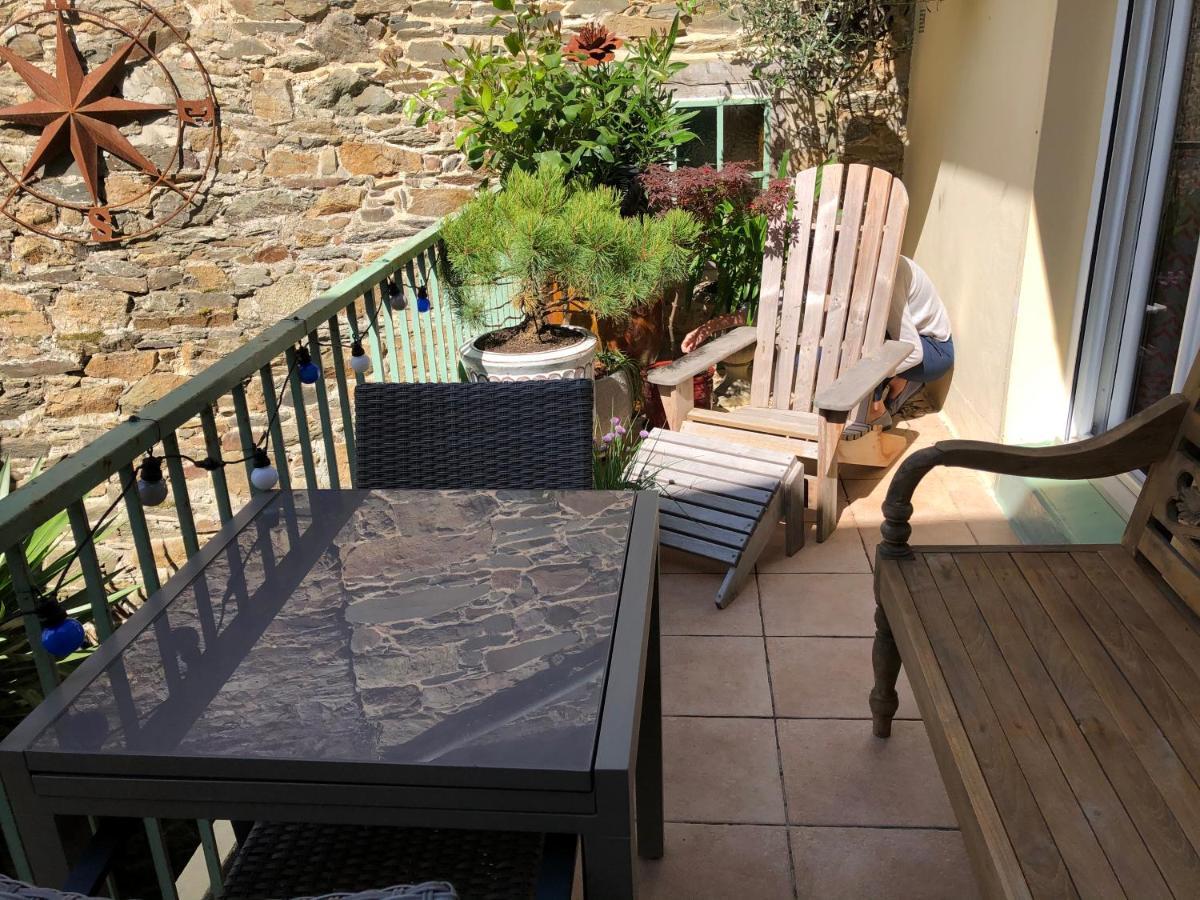 Appartement De 1634 Avec Balcon Au Sud Sur Jardin En Plein Coeur Historique Tréguier Dış mekan fotoğraf