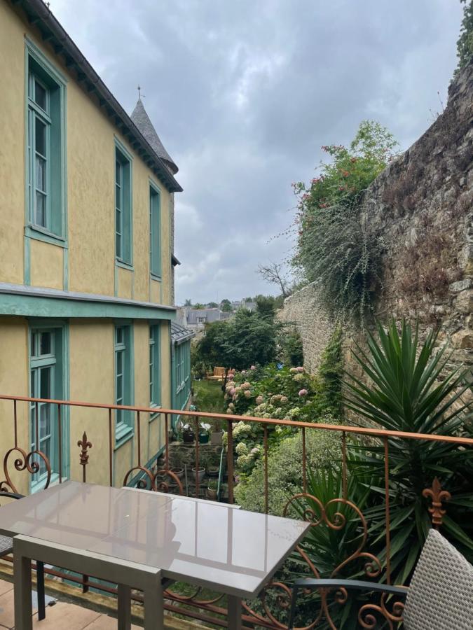 Appartement De 1634 Avec Balcon Au Sud Sur Jardin En Plein Coeur Historique Tréguier Dış mekan fotoğraf